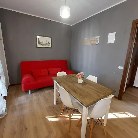 Jolie Maison De Garde *